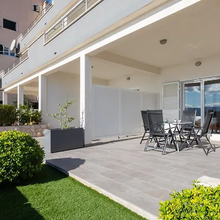 Seaside Oasis Apartman *
