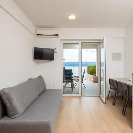 Seaside Oasis 公寓 *