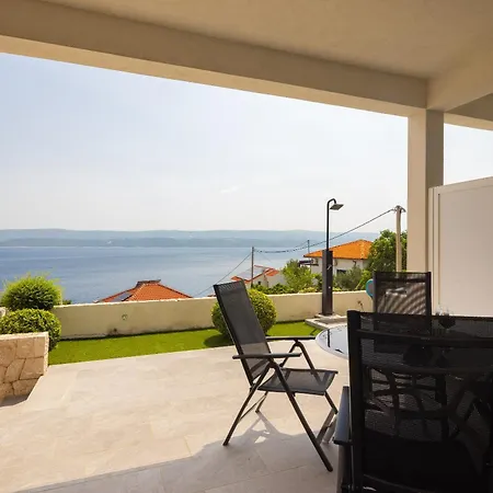 Seaside Oasis 公寓 *