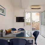 Seaside Oasis Apartament